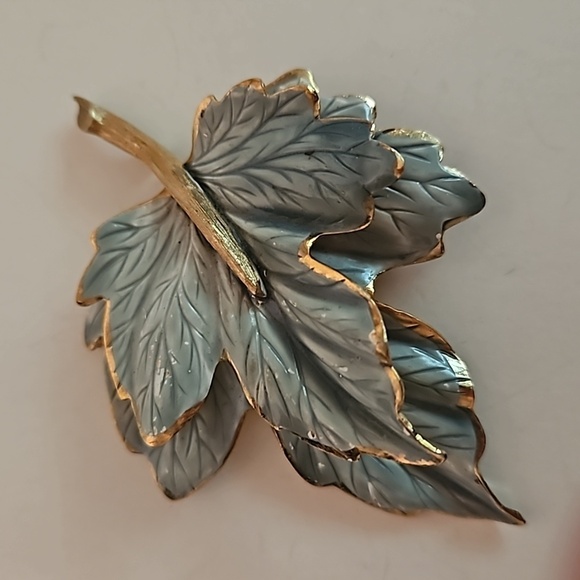 Enamel Soft Teal Tones & Goldtone Double Leaf Large Brooch - Picture 2 of 4